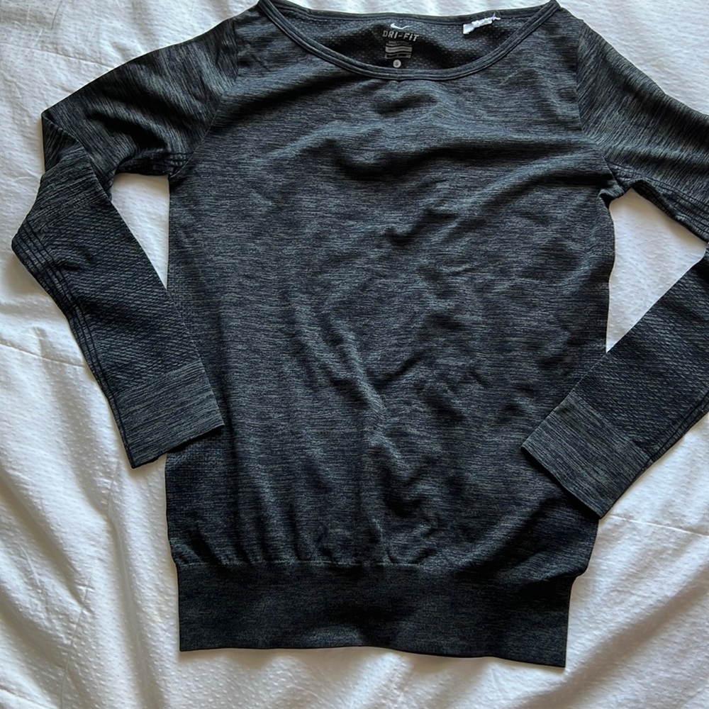 Nike workout top
